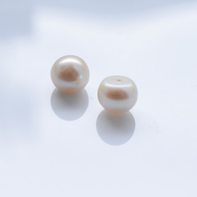 Natural freshwater pearl 8-8,5mm HALF-drilled 2pc