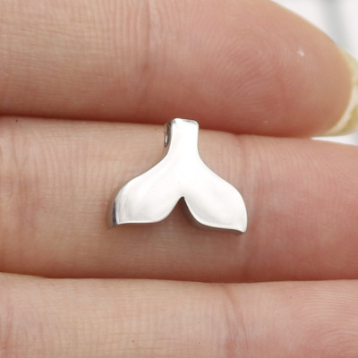 Fish tail bead made of surgical steel