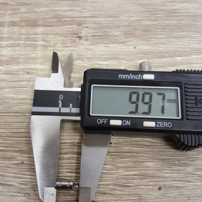 Koncovka vroubkovaná průměr 3mm z chirurgické oceli