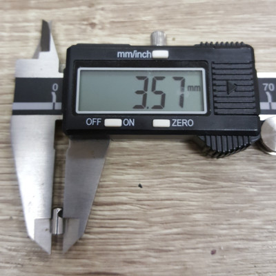 Koncovka hladká 3mm z chirurgické oceli