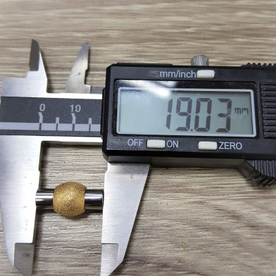 Magnetické zapínání 5mm diamantová kulička zlatá galvanizace