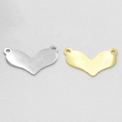 Konektor srdce ve dvou barevných variantách z chirurgické oceli