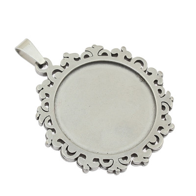 Lůžko s ozdobným okrajem