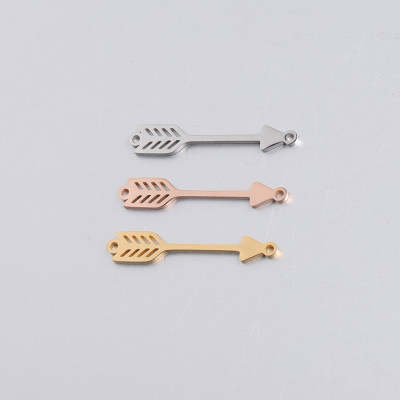 Arrow connector in three color variants of surgical steel