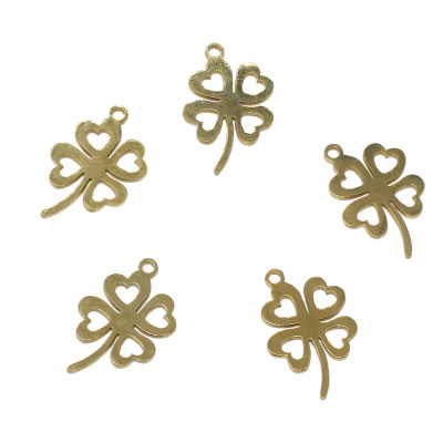 Přívěsek čtyřlístek ve dvou barevných kombinacích z chirurgické oceli