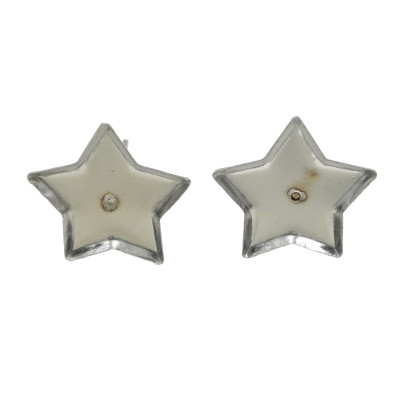 Smooth, five-pointed star bed made of surgical steel