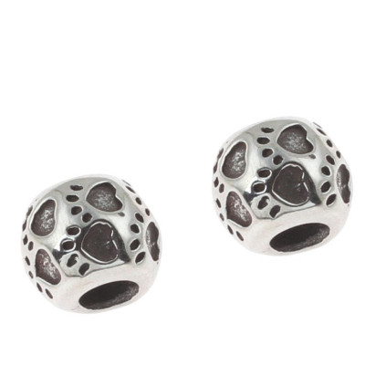 Bead with a large thread decorated with surgical steel hearts