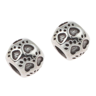 Bead with a large thread decorated with surgical steel hearts