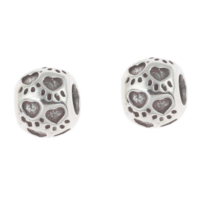 Bead with a large thread decorated with surgical steel hearts