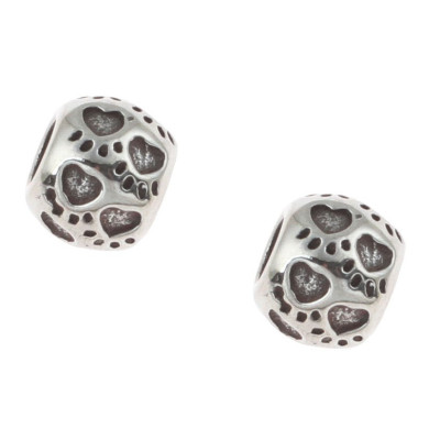 Bead with a large thread decorated with surgical steel hearts