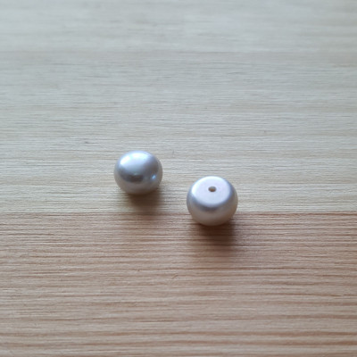Natural gray freshwater pearl with metallic luster 8 -8,5mm drilled