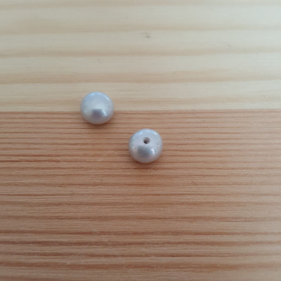 Perla sladkovodní šedá 5-5,5mm polovrtaná