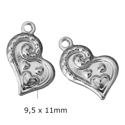 Pendant decorated with heart made of surgical steel
