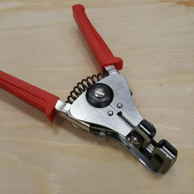 Stripping pliers