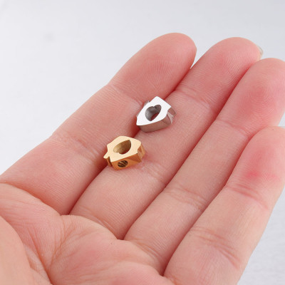 Korálek domeček se srdíčkem dvě barevné kombinace chirurgická ocel