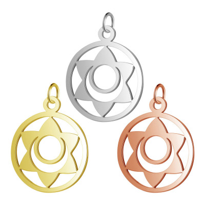 Pendant with a wheel eye with a flower in three color combinations