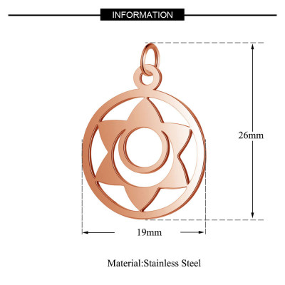 Pendant with a wheel eye with a flower in three color combinations