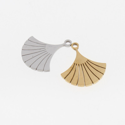 Pendant in two color combinations