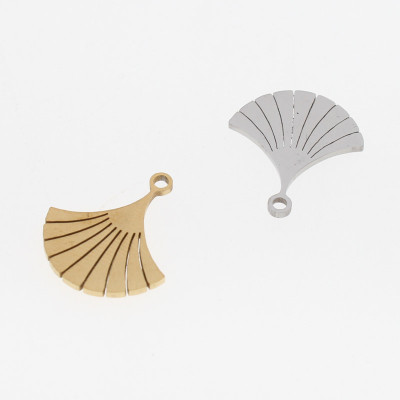 Pendant in two color combinations