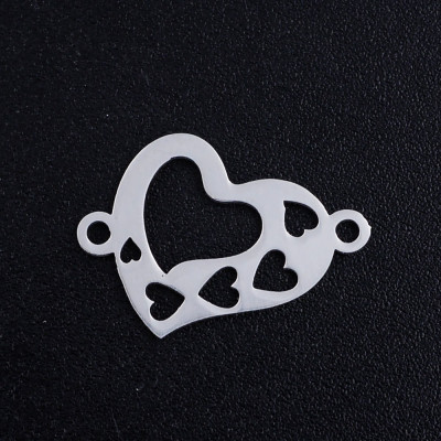 Heart connector with hearts on the sides of surgical steel