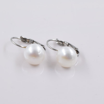 Freshwater pearls white 9.5mm