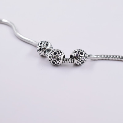 Bead with a large thread in two color variants AG 925/1000