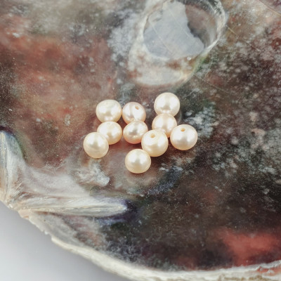 Freshwater pearl light 5-5.5mm half-drilled