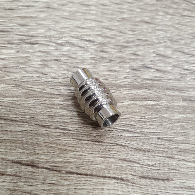 Magnetic fastening of 5.85 mm thread made of surgical steel