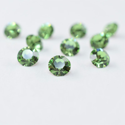 Preciosa SS24 Peridot chatons