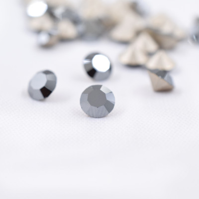 Preciosa SS24 Jet hematite chatons