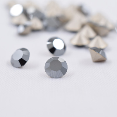 Šatony Preciosa SS24 Jet hematite