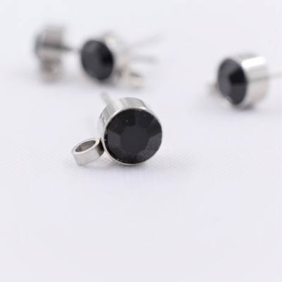 Puseta with chaton color JET black made of surgical steel