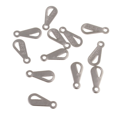 Přívěsek s nápisem S Steel