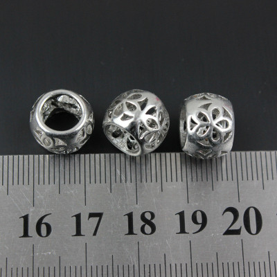 Korálek s prořezávanou kytičkou chirurgická ocel