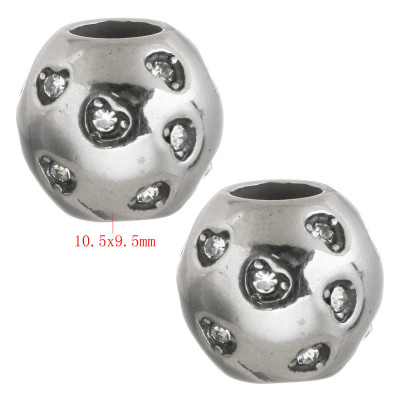 Bead with hearts and chatons from surgical steel