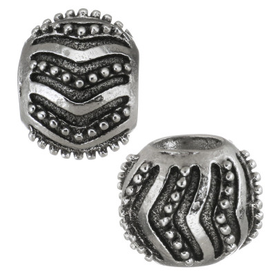 Large bead decorated with surgical steel wavy line