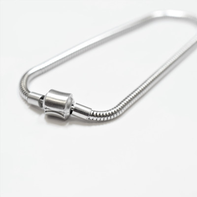 Snake bracelet with matte closure surgical steel
