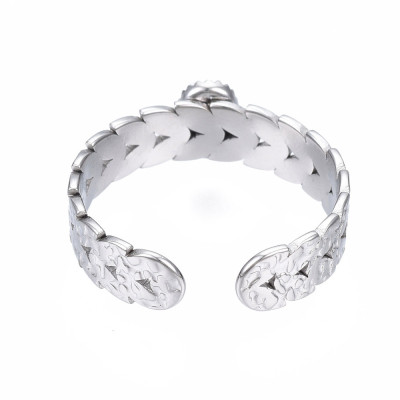 Adjustable ring with an oval bowl for sticking a cabochon, surgical steel