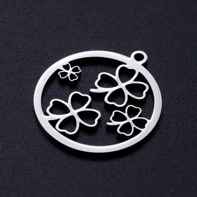 Pendant wheel with four-leaf clovers surgical steel