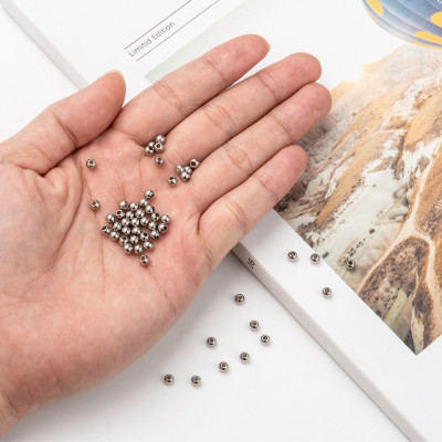 Korálek 4mm průvlek 1,2mm