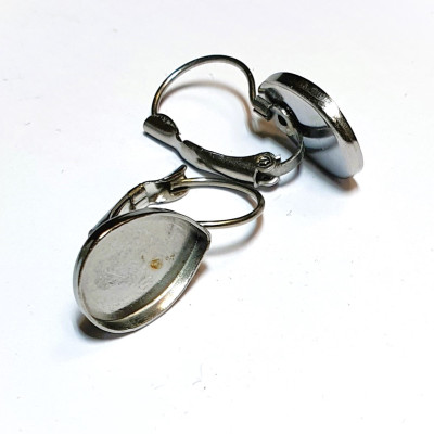 Mechanical earrings with a drop-shaped cup made of surgical steel