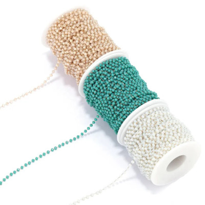 Řetízkovina s barevnými kuličkami