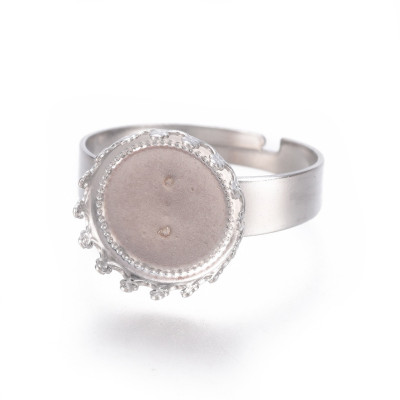 Prsten s kruhovým lůžkem