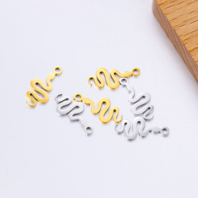 Přívěsek had dvě barevné varianty chirurgická ocel