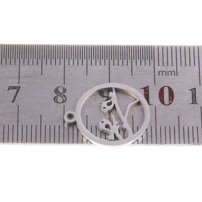 Pendant wheel with birds surgical steel