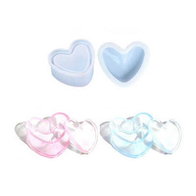 Silicone mold for a box with a heart lid