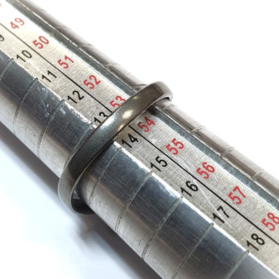 Ring with round bowl and flower, surgical steel