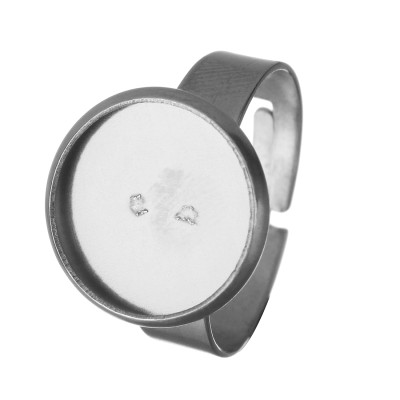 Ring with a round bed made of surgical steel of various sizes