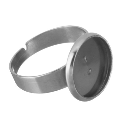 Ring with a round bed made of surgical steel of various sizes