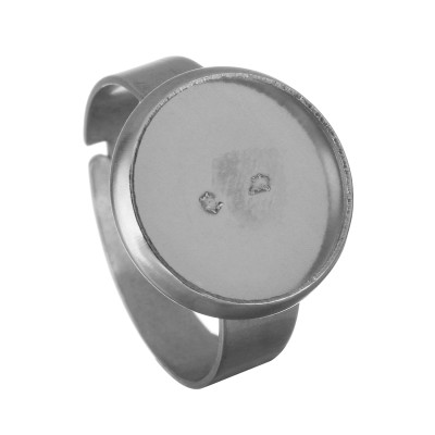 Ring with a round bed made of surgical steel of various sizes